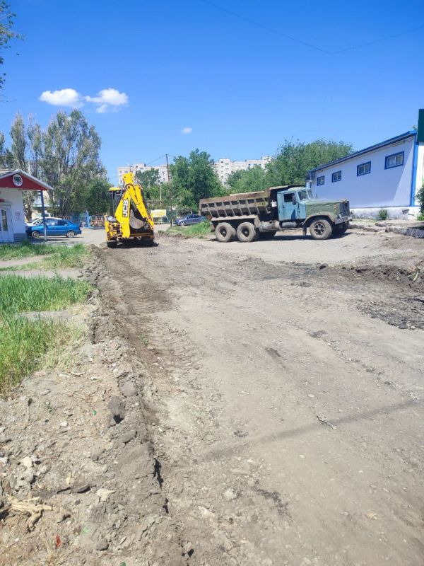 Сергей Козенко: В Краснодоне в рамках благоустройства продолжаются работы по ремонту дороги на квартале Баракова Сергей Козенко: В Краснодоне в рамках благоустройства продолжаются работы по ремонту дороги на квартале Баракова