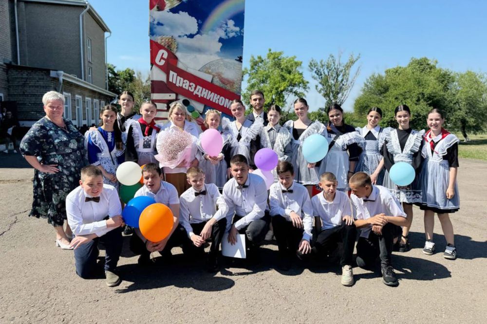 Последний звонок_2025: Эхо радости и предвкушение будущего! Последний звонок_2025: Эхо радости и предвкушение будущего!