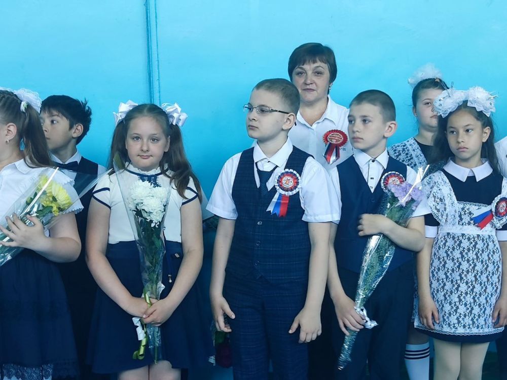 Последний звонок в Великосуходольском УВК № 23: Праздник окончания учебного года Последний звонок в Великосуходольском УВК № 23: Праздник окончания учебного года