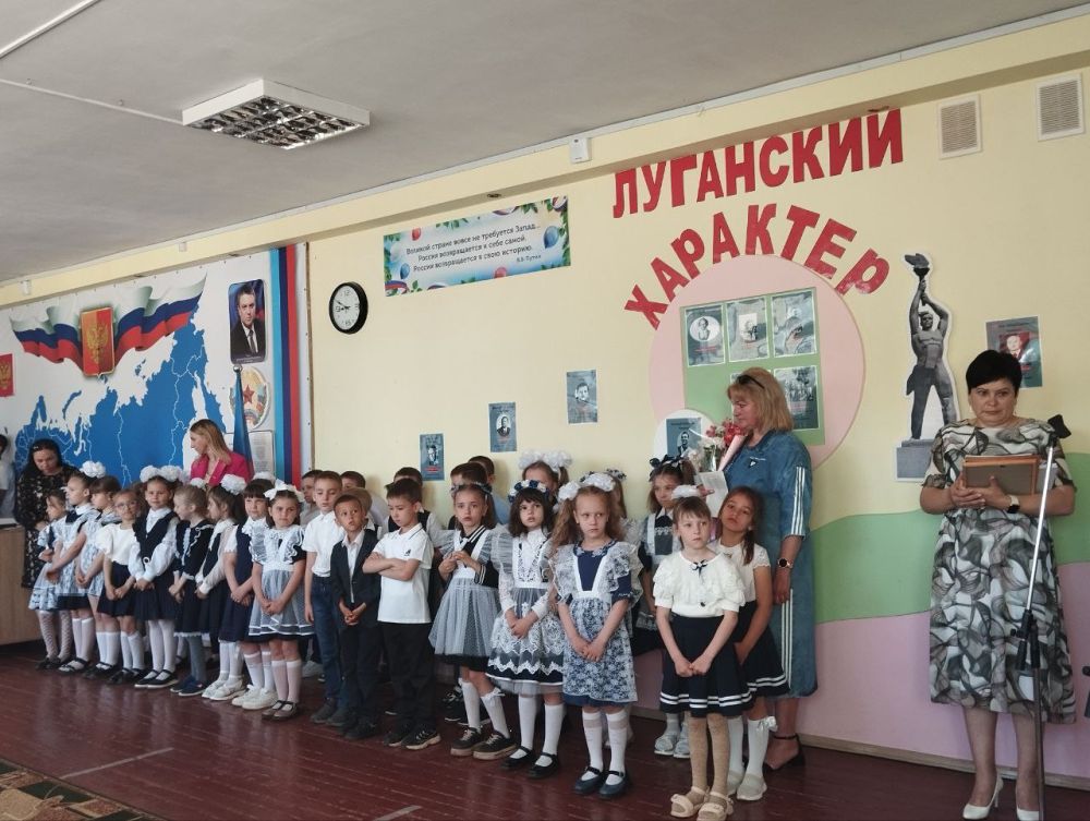 Поздравление выпускников: Глава Белокуракинского муниципального округа посетила Белокуракинскую школу №1 Поздравление выпускников: Глава Белокуракинского муниципального округа посетила Белокуракинскую школу №1