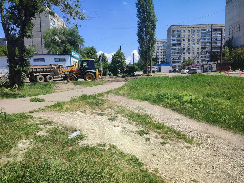 Сергей Козенко: В Краснодоне в рамках благоустройства продолжаются работы по ремонту дороги на квартале Баракова Сергей Козенко: В Краснодоне в рамках благоустройства продолжаются работы по ремонту дороги на квартале Баракова