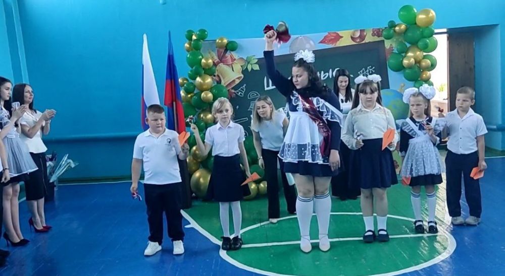 Последний звонок в Великосуходольском УВК № 23: Праздник окончания учебного года Последний звонок в Великосуходольском УВК № 23: Праздник окончания учебного года