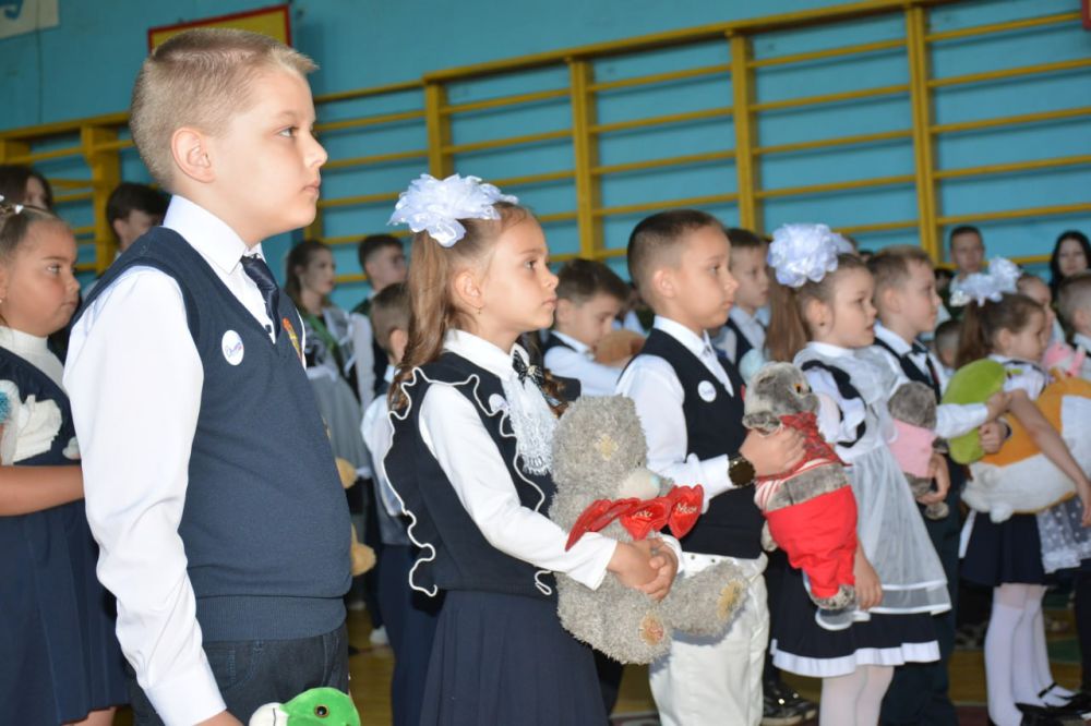 Евгений Бондарь: Сегодня последний звонок звучит во всех школах округа Евгений Бондарь: Сегодня последний звонок звучит во всех школах округа