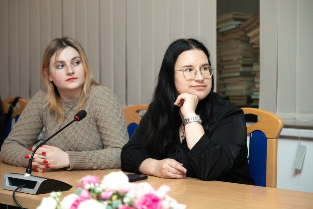 Молодогвардейцы ЛНР провели онлайн-встречу с молодёжью Италии! Молодогвардейцы ЛНР провели онлайн-встречу с молодёжью Италии!