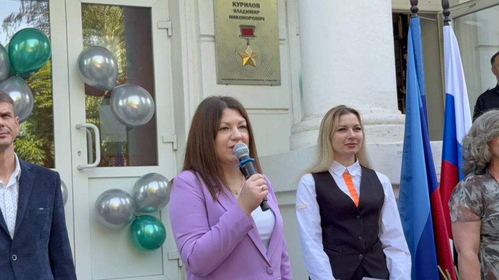 С праздником последнего звонка! С праздником последнего звонка!