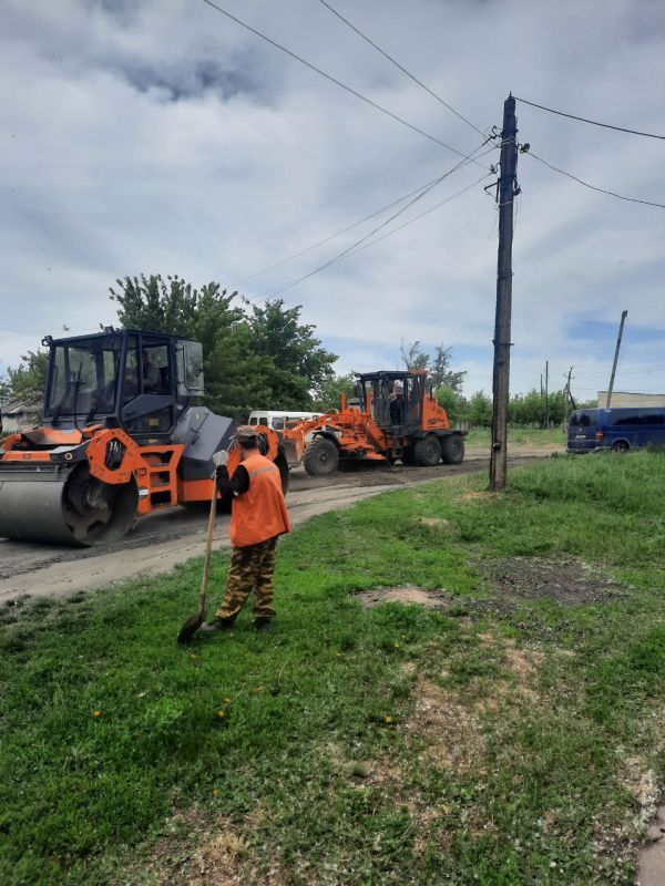 Андрей Рубанцов: Сегодня коммунальщиками ведутся работы по выравниванию грунтовой дороги на Киевский ул.30 лет Победы Андрей Рубанцов: Сегодня коммунальщиками ведутся работы по выравниванию грунтовой дороги на Киевский ул.30 лет Победы