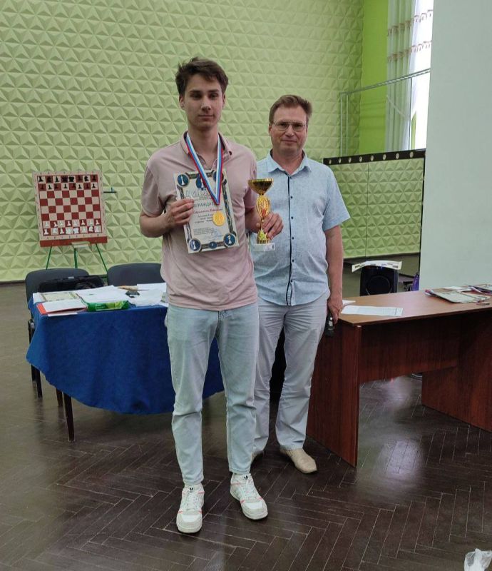 17          л  8  