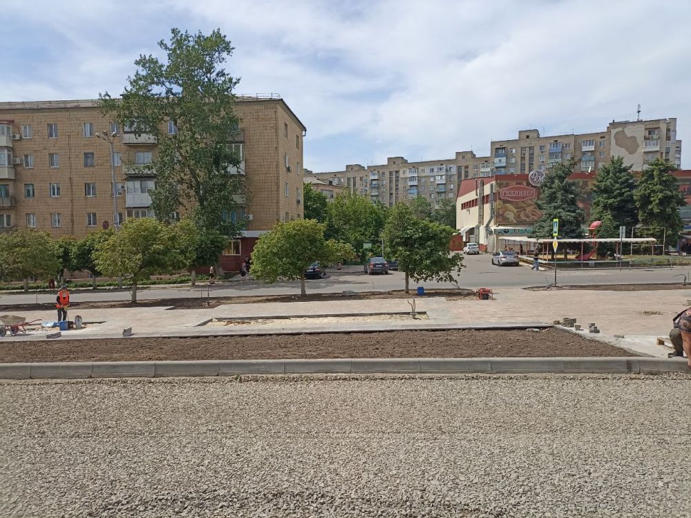 Сергей Козенко: В городе Краснодоне в рамках специального инфраструктурного проекта специалисты подрядной организации ООО «Артстрой» проводят Благоустройство территории Аллеи Дружбы Сергей Козенко: В городе Краснодоне в рамках специального инфраструктурного проекта специалисты подрядной организации ООО «Артстрой» проводят Благоустройство территории Аллеи Дружбы