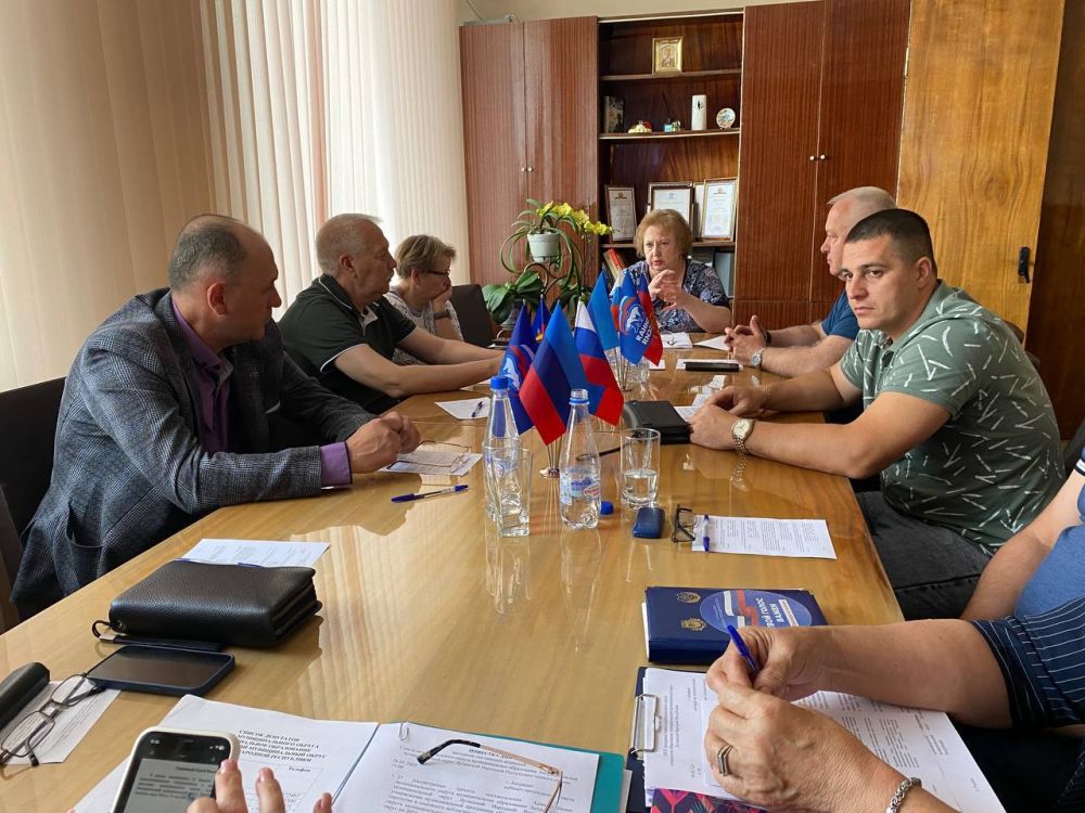 В Совете Антрацитовского муниципального округа состоялось заседание постоянных комиссий В Совете Антрацитовского муниципального округа состоялось заседание постоянных комиссий