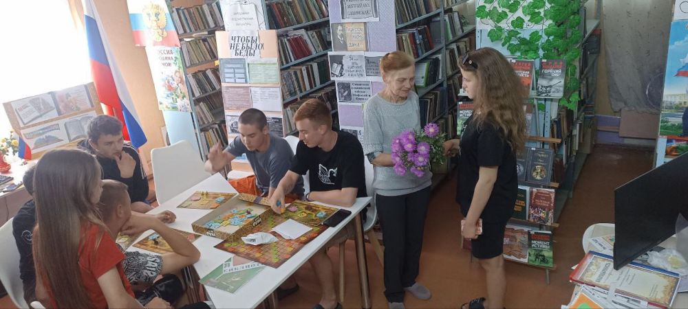 В преддверии Общероссийского дня библиотек в Плахо-Петровской библиотеке состоялся День открытых дверей "Книжная среда встречает друзей" В преддверии Общероссийского дня библиотек в Плахо-Петровской библиотеке состоялся День открытых дверей "Книжная среда встречает друзей"