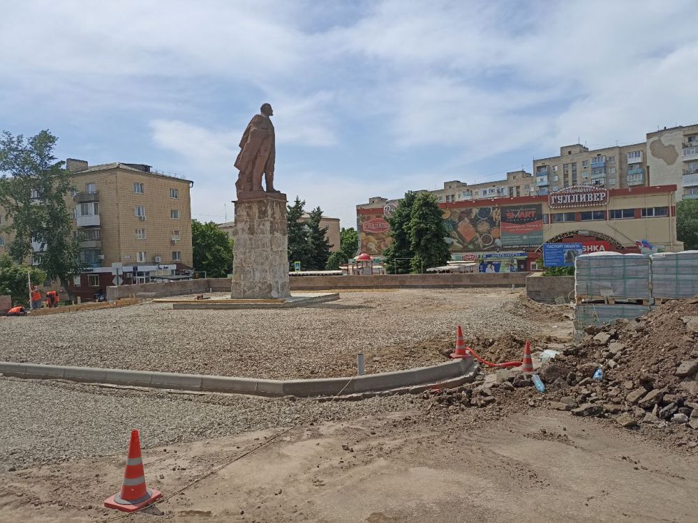 Сергей Козенко: В городе Краснодоне в рамках специального инфраструктурного проекта специалисты подрядной организации ООО «Артстрой» проводят Благоустройство территории Аллеи Дружбы Сергей Козенко: В городе Краснодоне в рамках специального инфраструктурного проекта специалисты подрядной организации ООО «Артстрой» проводят Благоустройство территории Аллеи Дружбы