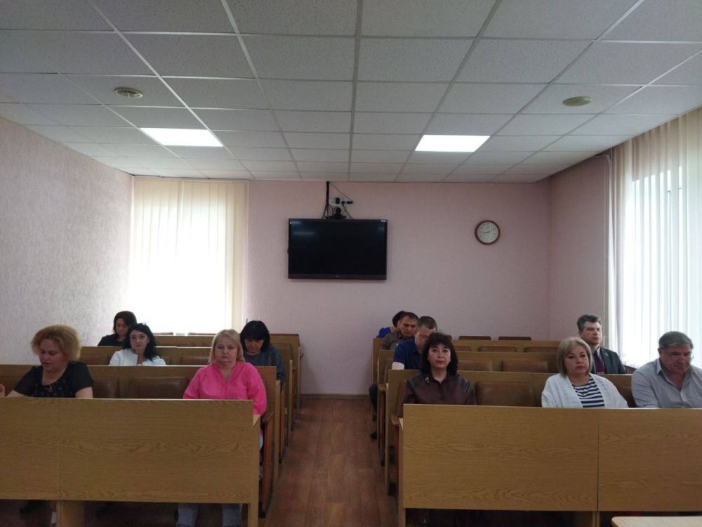 Андрей Рубанцов: Понедельник начал с традиционного рабочего совещания Андрей Рубанцов: Понедельник начал с традиционного рабочего совещания