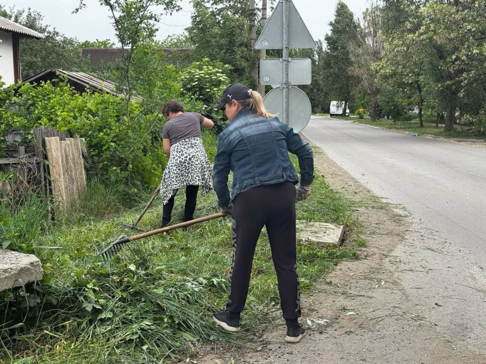 Сергей Колягин: Коммунальщики города Первомайска с начала рабочей недели активно приступили к реализации задач, направленных на благоустройство общественных пространств, транспортной инфраструктуры и городской среды в целом... Сергей Колягин: Коммунальщики города Первомайска с начала рабочей недели активно приступили к реализации задач, направленных на благоустройство общественных пространств, транспортной инфраструктуры и городской среды в целом...
