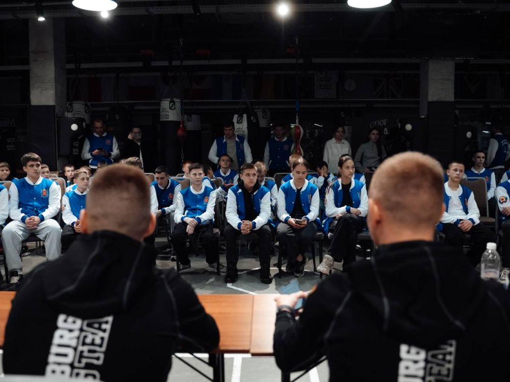 Петербургские боксеры встретились с подопечными проекта «Вместе сильнее» Петербургские боксеры встретились с подопечными проекта «Вместе сильнее»