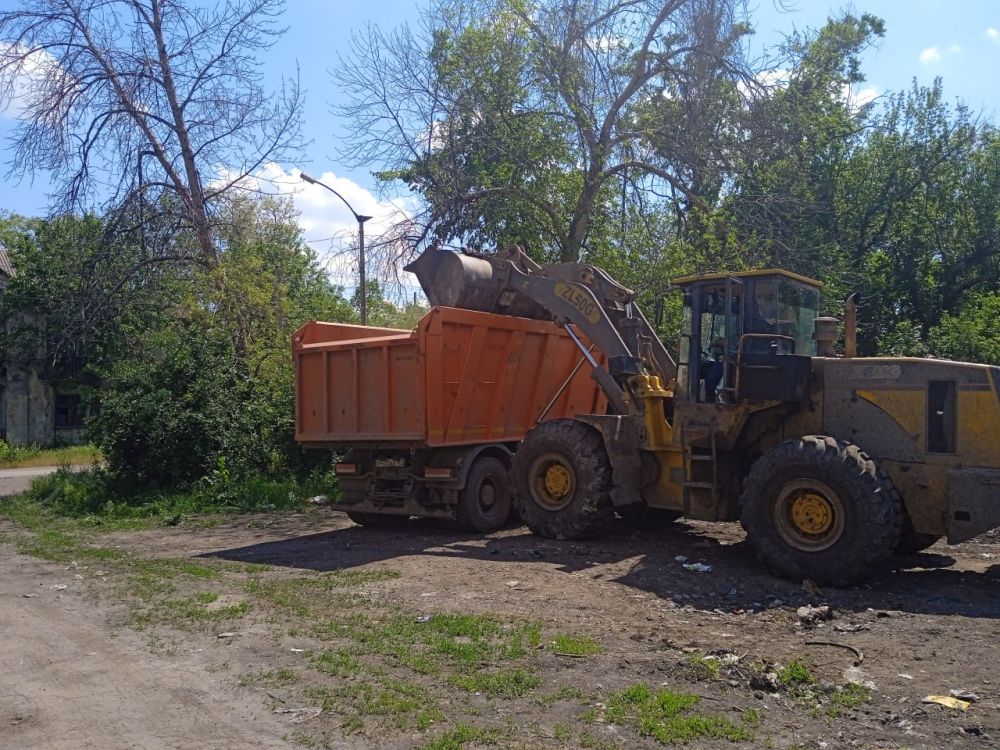 В населенных пунктах Краснодонщины проводят работы по вывозу мусора В населенных пунктах Краснодонщины проводят работы по вывозу мусора