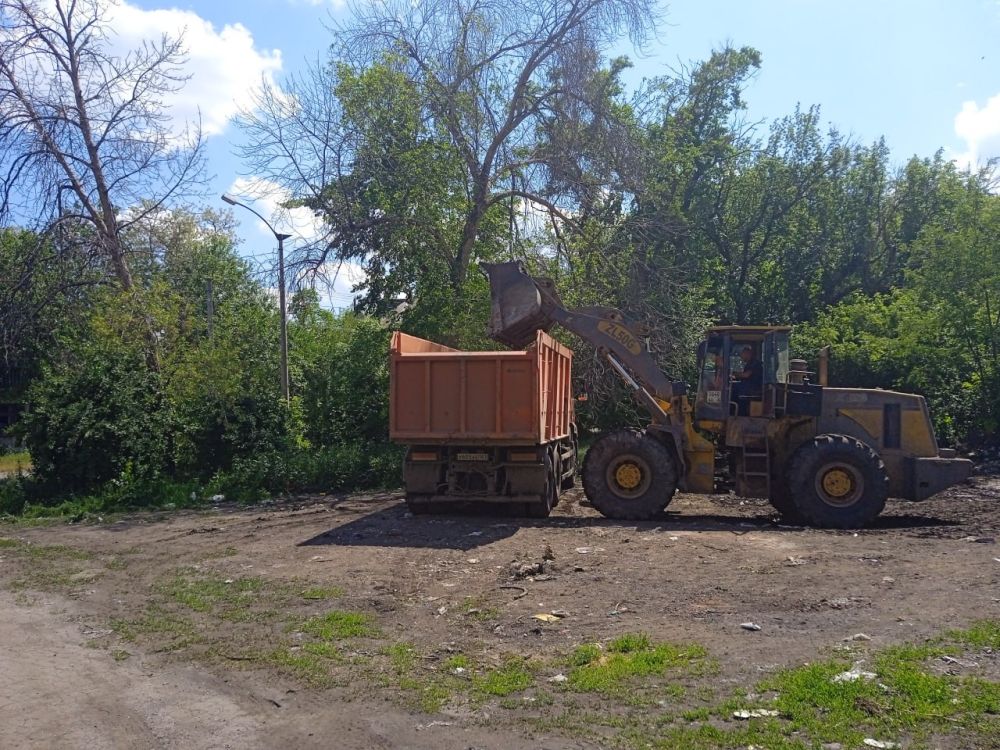 В населенных пунктах Краснодонщины проводят работы по вывозу мусора В населенных пунктах Краснодонщины проводят работы по вывозу мусора