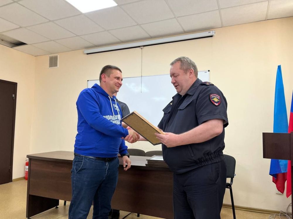 С первых дней освобождения Северодонецка неоценимый вклад в развитие нашего города вносят активисты местного отделения партии "ЕДИНАЯ РОССИЯ", а также Молодой Гвардии Единой России С первых дней освобождения Северодонецка неоценимый вклад в развитие нашего города вносят активисты местного отделения партии "ЕДИНАЯ РОССИЯ", а также Молодой Гвардии Единой России