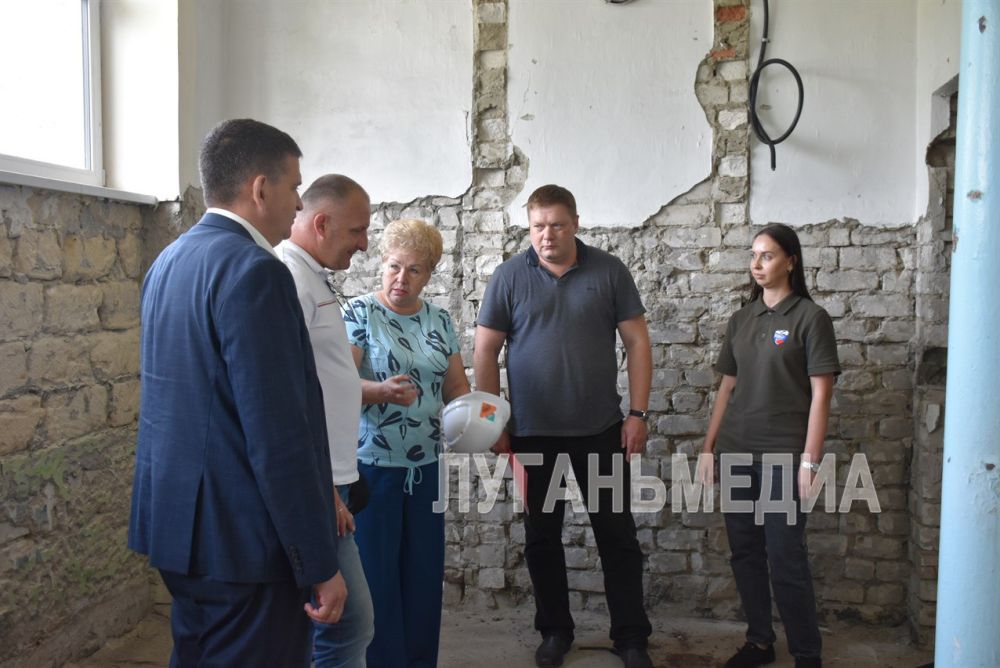 Сенатор РФ от ЛНР Ольга Бас посетила объект капитального ремонта ГБОУ ЛНР «Белореченская СШ» Сенатор РФ от ЛНР Ольга Бас посетила объект капитального ремонта ГБОУ ЛНР «Белореченская СШ»