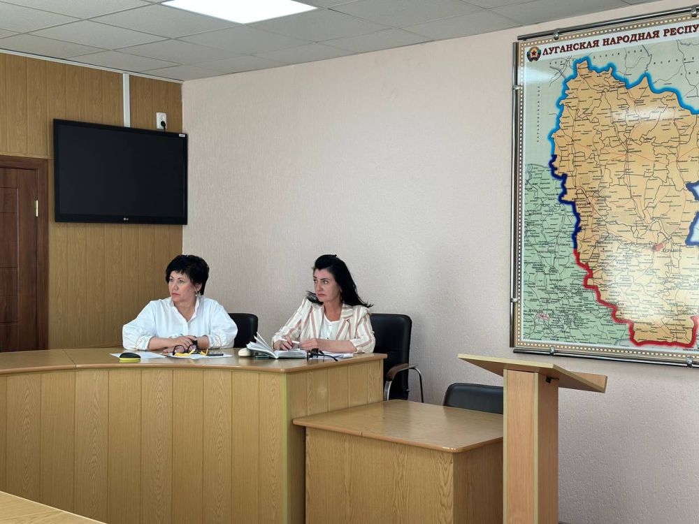Сегодня Глава городского округа город Ровеньки Андрей Рубанцов провел рабочее совещание Сегодня Глава городского округа город Ровеньки Андрей Рубанцов провел рабочее совещание