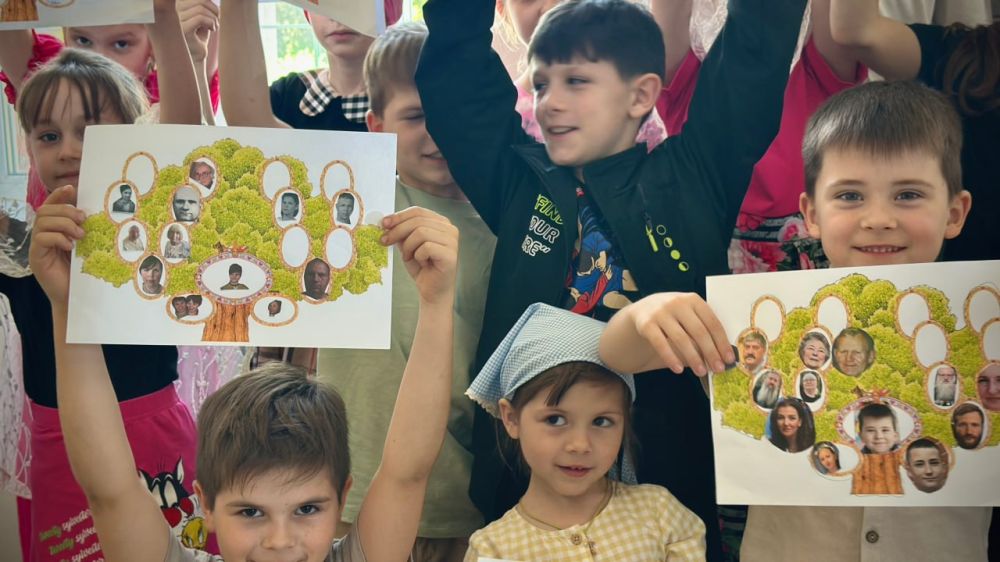 «Крепкая семья» провела для детей акцию «Память семьи – память страны» «Крепкая семья» провела для детей акцию «Память семьи – память страны»