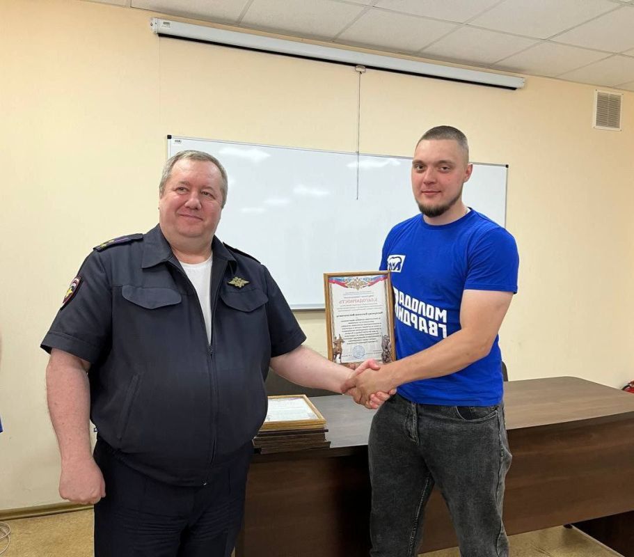 С первых дней освобождения Северодонецка неоценимый вклад в развитие нашего города вносят активисты местного отделения партии "ЕДИНАЯ РОССИЯ", а также Молодой Гвардии Единой России С первых дней освобождения Северодонецка неоценимый вклад в развитие нашего города вносят активисты местного отделения партии "ЕДИНАЯ РОССИЯ", а также Молодой Гвардии Единой России
