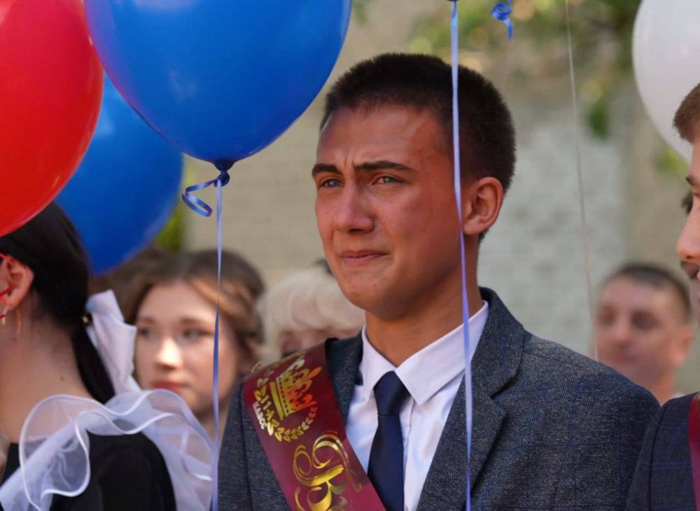 Иван Кусов: Последние звонки в наших школах были наполнены радостью, переживаниями и гордостью за достижения Иван Кусов: Последние звонки в наших школах были наполнены радостью, переживаниями и гордостью за достижения