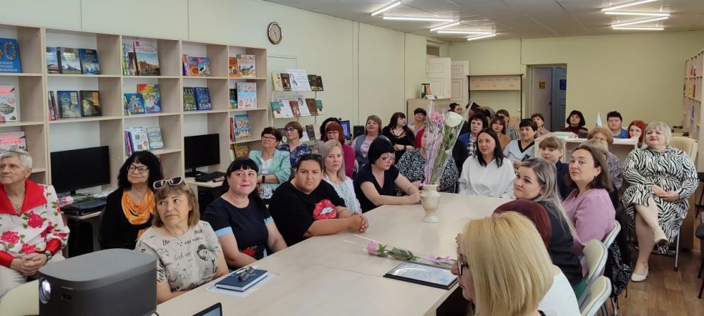 В модельной библиотеке МБУ «АГЦБС» прошло праздничная встреча библиотечных работников, приуроченная Общероссийскому дню библиотек В модельной библиотеке МБУ «АГЦБС» прошло праздничная встреча библиотечных работников, приуроченная Общероссийскому дню библиотек