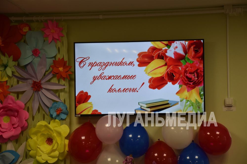 Глава Первомайского городского округа Сергей Колягин поздравил с профессиональным праздником Общероссийским Днем библиотек коллектив МБУ «Централизованная библиотечная система города Первомайска» Глава Первомайского городского округа Сергей Колягин поздравил с профессиональным праздником Общероссийским Днем библиотек коллектив МБУ «Централизованная библиотечная система города Первомайска»