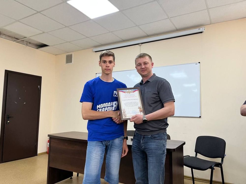 С первых дней освобождения Северодонецка неоценимый вклад в развитие нашего города вносят активисты местного отделения партии "ЕДИНАЯ РОССИЯ", а также Молодой Гвардии Единой России С первых дней освобождения Северодонецка неоценимый вклад в развитие нашего города вносят активисты местного отделения партии "ЕДИНАЯ РОССИЯ", а также Молодой Гвардии Единой России