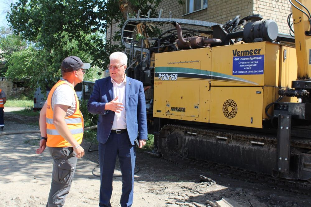 Сергей Козенко: В городе Краснодоне, в рамках специального инфраструктурного проекта, специалисты подрядной организации ООО «ТюменьБурСтрой» ведут прокладку линии водопровода диаметром 225 мм и 110 мм. Работы ведутся методом... Сергей Козенко: В городе Краснодоне, в рамках специального инфраструктурного проекта, специалисты подрядной организации ООО «ТюменьБурСтрой» ведут прокладку линии водопровода диаметром 225 мм и 110 мм. Работы ведутся методом...