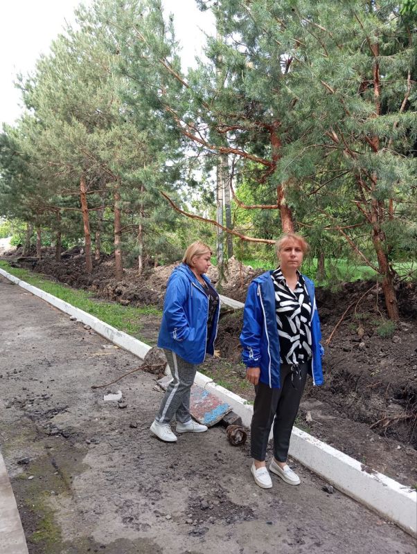 Активисты партии «Единая Россия» в рамках Народной программы посетили ГБОУ «Краснопольская ООШ» Активисты партии «Единая Россия» в рамках Народной программы посетили ГБОУ «Краснопольская ООШ»