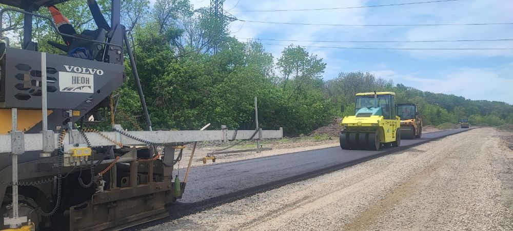 Работы по ремонту участка автомобильной дороги 43ОП РЗ43К-16 «Ровеньки-Антрацит» выполнены на 55 процентов Работы по ремонту участка автомобильной дороги 43ОП РЗ43К-16 «Ровеньки-Антрацит» выполнены на 55 процентов