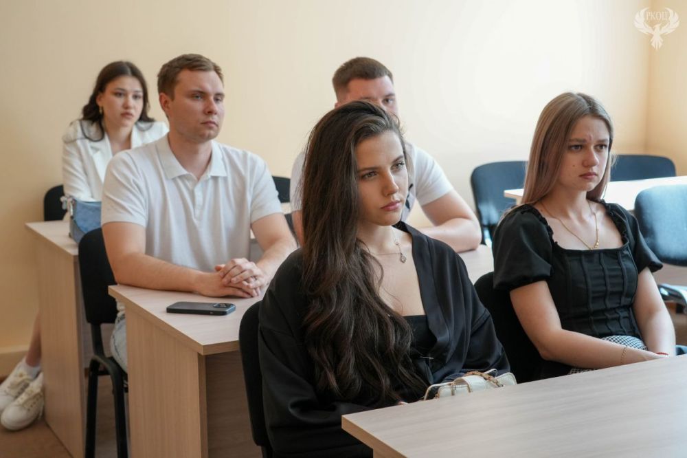 27 мая в Юридическом институте ЛГУ им. В. Даля на базе Юридической клиники состоялся мастер-класс от члена Общественной палаты ЛНР, Председателя совета регионального отделения ассоциации юристов России в ЛНР, адвоката... 27 мая в Юридическом институте ЛГУ им. В. Даля на базе Юридической клиники состоялся мастер-класс от члена Общественной палаты ЛНР, Председателя совета регионального отделения ассоциации юристов России в ЛНР, адвоката...