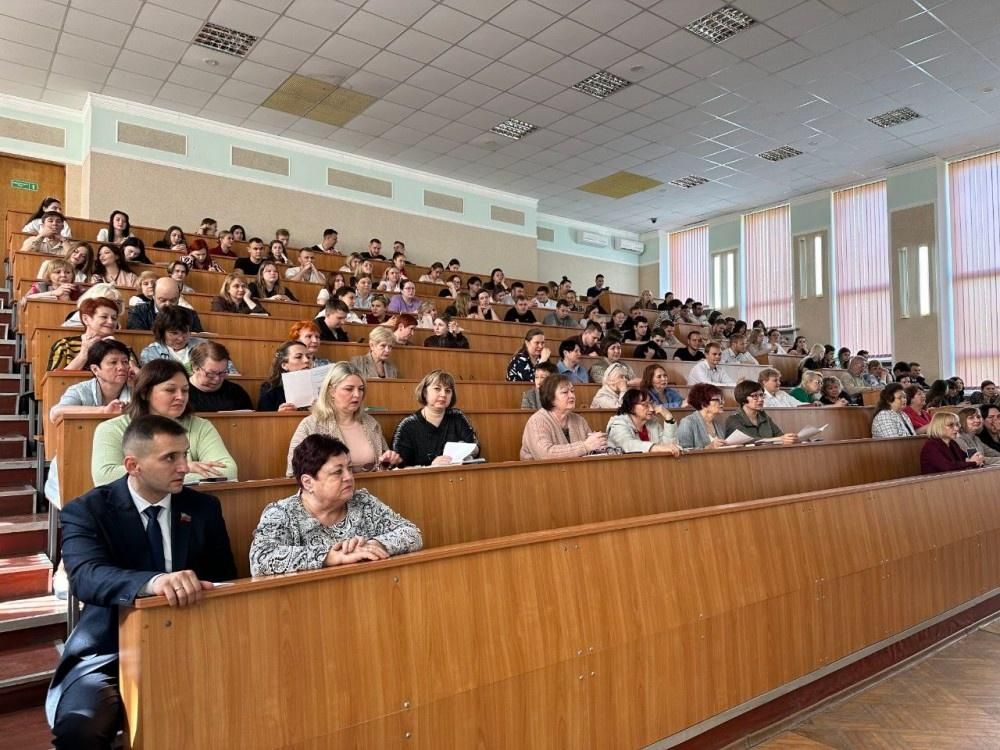 Врачи из Лутугинской больницы приняли участие в научно-практической конференции Врачи из Лутугинской больницы приняли участие в научно-практической конференции