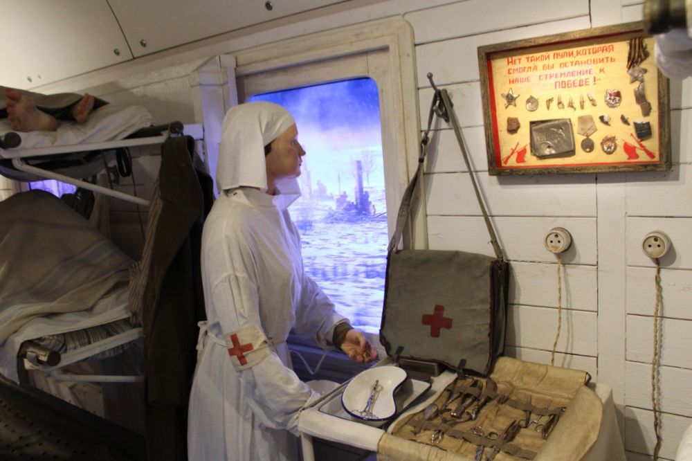 Сотрудники МФЦ ЛНР погрузились в историю Великой Отечественной войны, посетив «Поезд Победы» Сотрудники МФЦ ЛНР погрузились в историю Великой Отечественной войны, посетив «Поезд Победы»