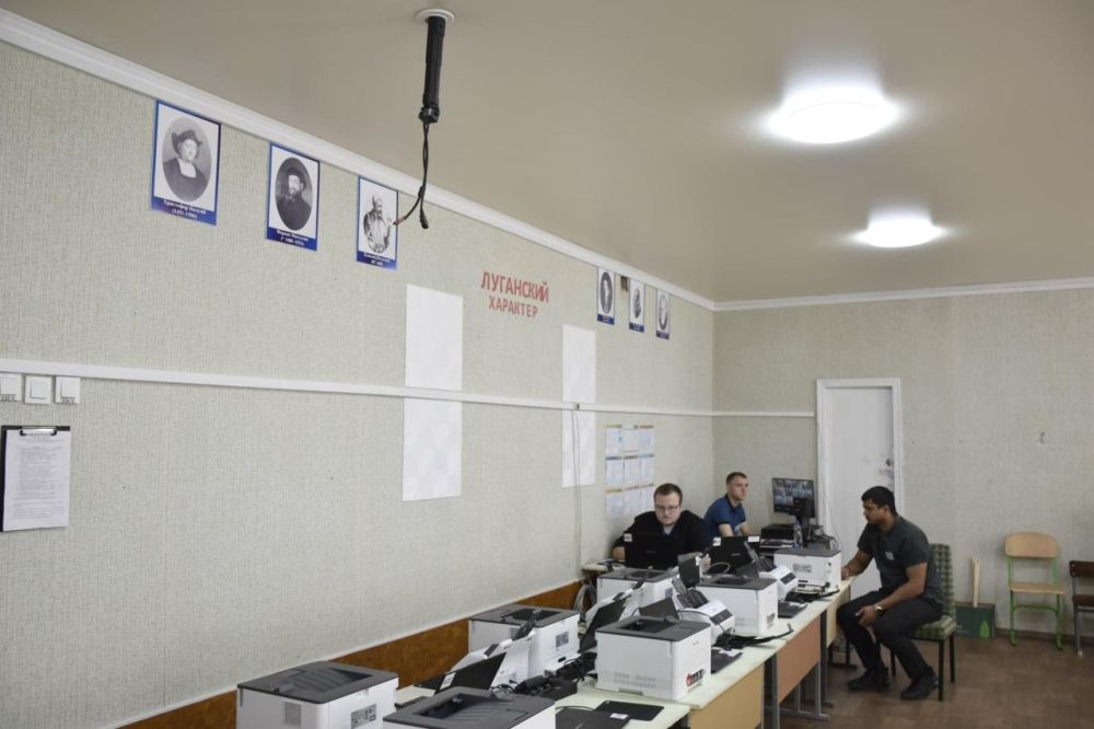 В Марковской гимназии прошли первые ЕГЭ в специально оборудованном пункте проведения экзамена В Марковской гимназии прошли первые ЕГЭ в специально оборудованном пункте проведения экзамена