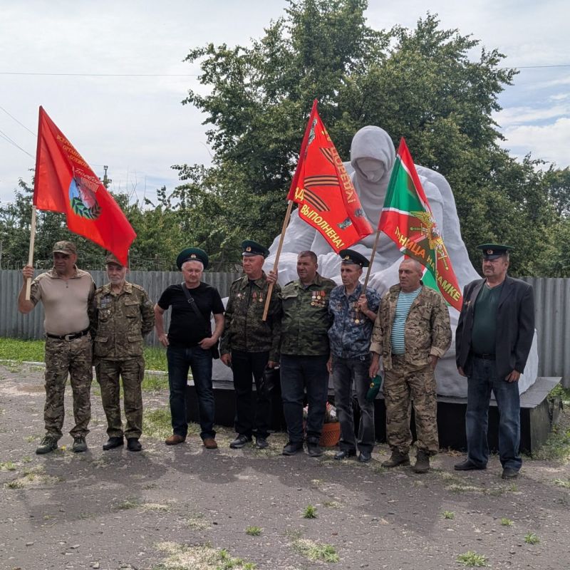 Владимир Чернев: Сегодня в нашем округе отметили День пограничника – праздник тех, кто защищает рубежи нашей Родины, стоя на страже её безопасности Владимир Чернев: Сегодня в нашем округе отметили День пограничника – праздник тех, кто защищает рубежи нашей Родины, стоя на страже её безопасности