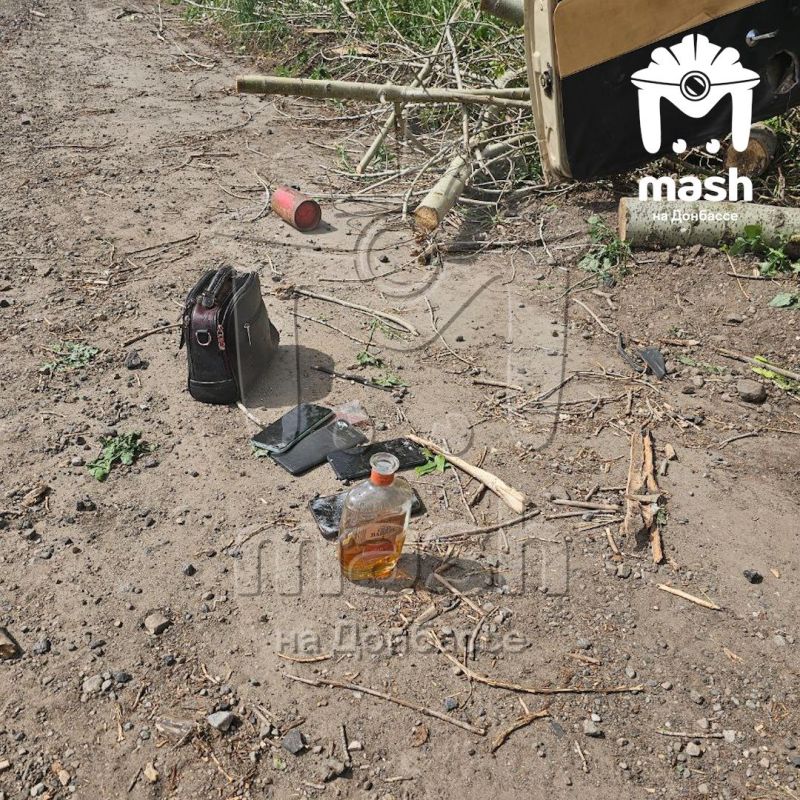 "Жигули" протаранили дерево в Станично-Луганском районе "Жигули" протаранили дерево в Станично-Луганском районе