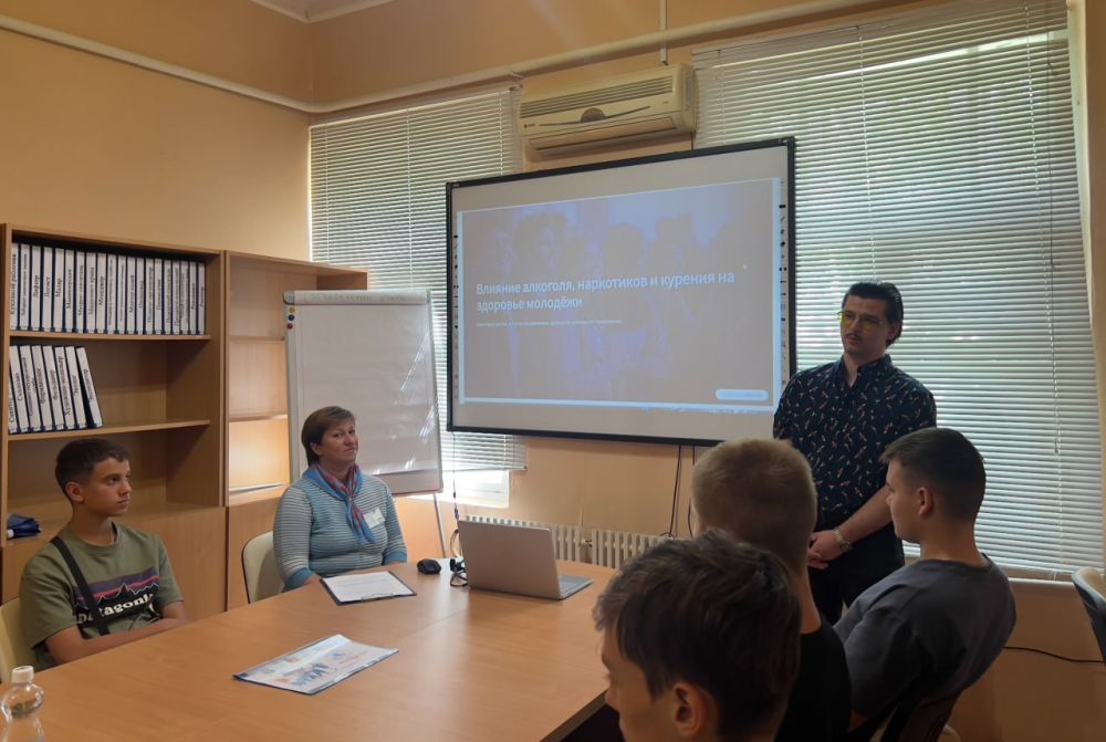В Беловодском муниципальном округе прошло заседания молодежного клуба «PROF_ориентир» В Беловодском муниципальном округе прошло заседания молодежного клуба «PROF_ориентир»