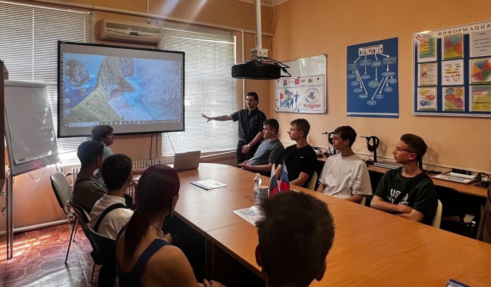 В Беловодском муниципальном округе прошло заседания молодежного клуба «PROF_ориентир» В Беловодском муниципальном округе прошло заседания молодежного клуба «PROF_ориентир»