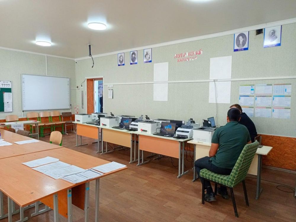 В Марковской гимназии прошли первые ЕГЭ в специально оборудованном пункте проведения экзамена В Марковской гимназии прошли первые ЕГЭ в специально оборудованном пункте проведения экзамена