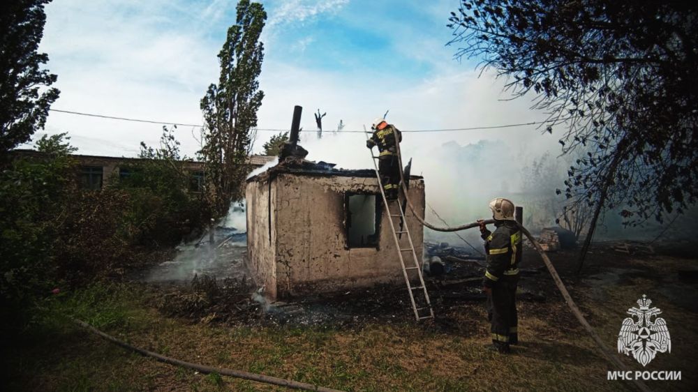 Спасатели МЧС России ликвидировали пожар в пгт Спасатели МЧС России ликвидировали пожар в пгт