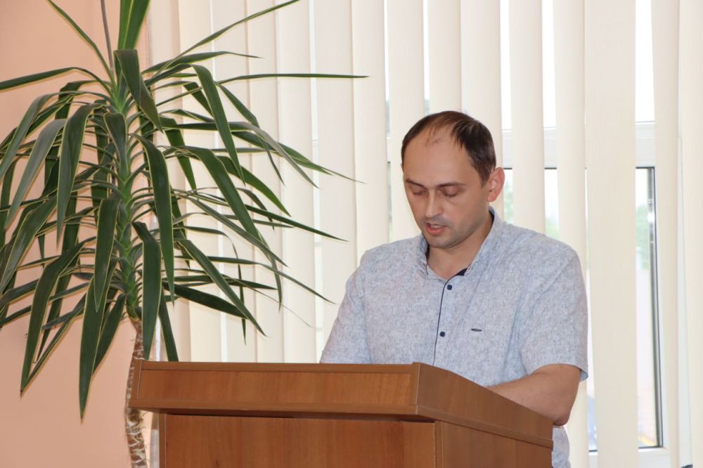 Сегодня состоялось очередное, 35-е заседание Совета Лутугинского муниципального округа, в котором принял участие Глава округа Евгений Бондарь и руководители структурных подразделений Администрации Сегодня состоялось очередное, 35-е заседание Совета Лутугинского муниципального округа, в котором принял участие Глава округа Евгений Бондарь и руководители структурных подразделений Администрации