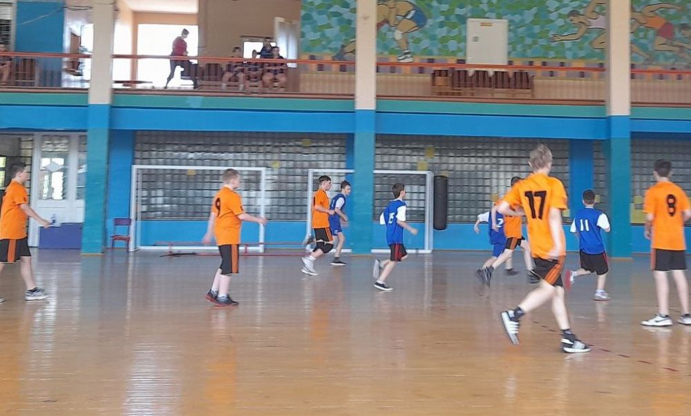 Спортсмены из Краснодона стали призерами турнира по гандболу в Брянке Спортсмены из Краснодона стали призерами турнира по гандболу в Брянке