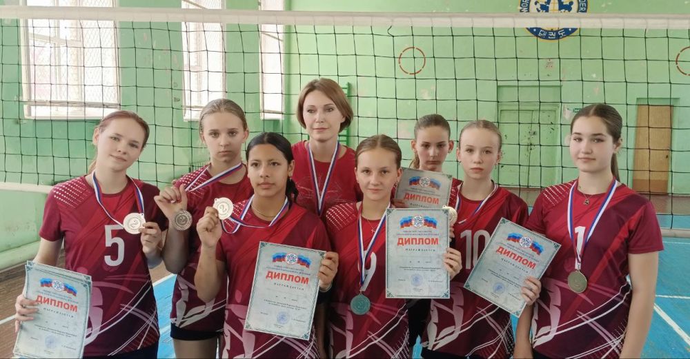 Алчевские волейболистки завоевали серебро в Первенстве ЛНР по волейболу Алчевские волейболистки завоевали серебро в Первенстве ЛНР по волейболу