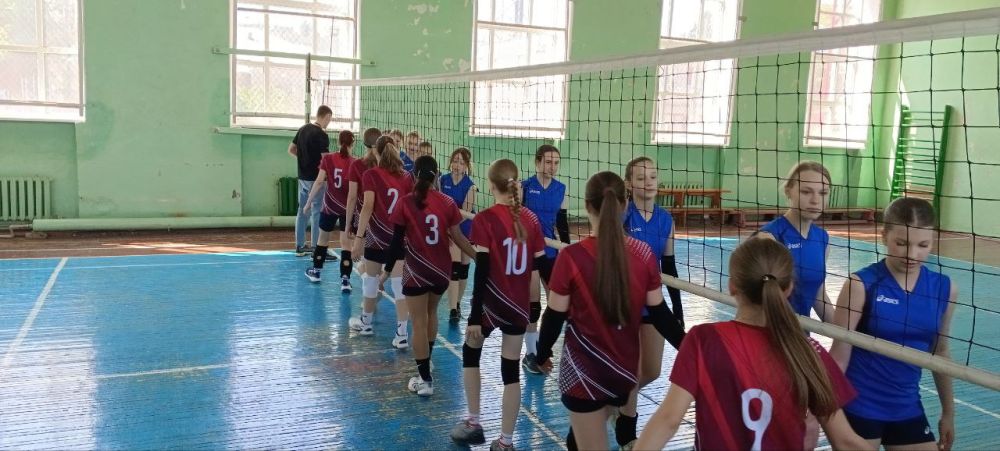 Алчевские волейболистки завоевали серебро в Первенстве ЛНР по волейболу Алчевские волейболистки завоевали серебро в Первенстве ЛНР по волейболу