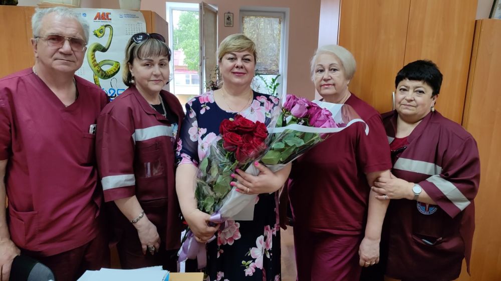 29 мая свой юбилей отмечает Наталья Фёдоровна ГАВРИЛЕНКО - начальник Отдела экстренной и плановой консультативной медицинской помощи и медицинской эвакуации (санавиация) Луганского республиканского центра экстренной... 29 мая свой юбилей отмечает Наталья Фёдоровна ГАВРИЛЕНКО - начальник Отдела экстренной и плановой консультативной медицинской помощи и медицинской эвакуации (санавиация) Луганского республиканского центра экстренной...