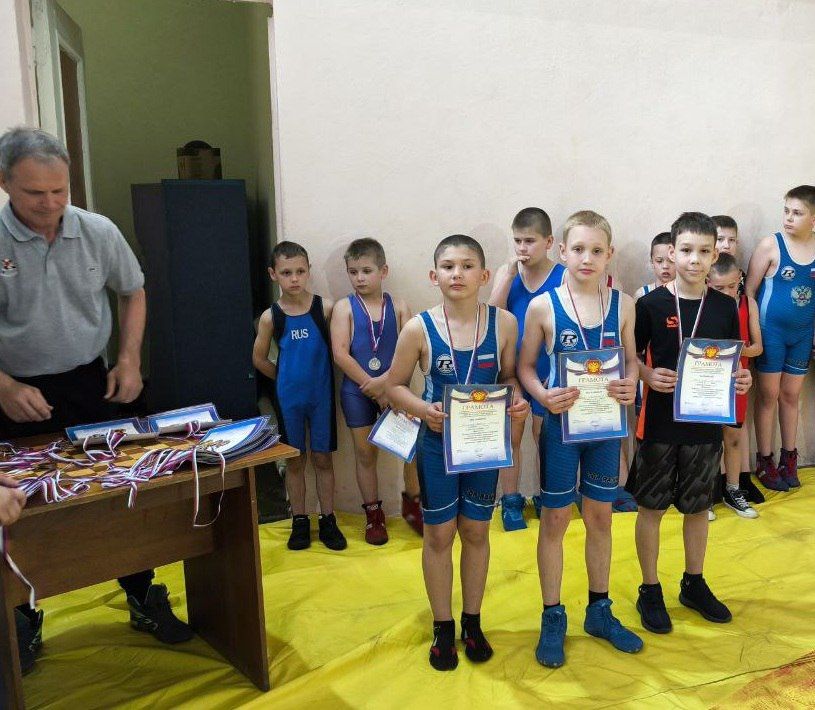 Борцы Краснодона пополнили свою копилки наград новыми достижениями Борцы Краснодона пополнили свою копилки наград новыми достижениями