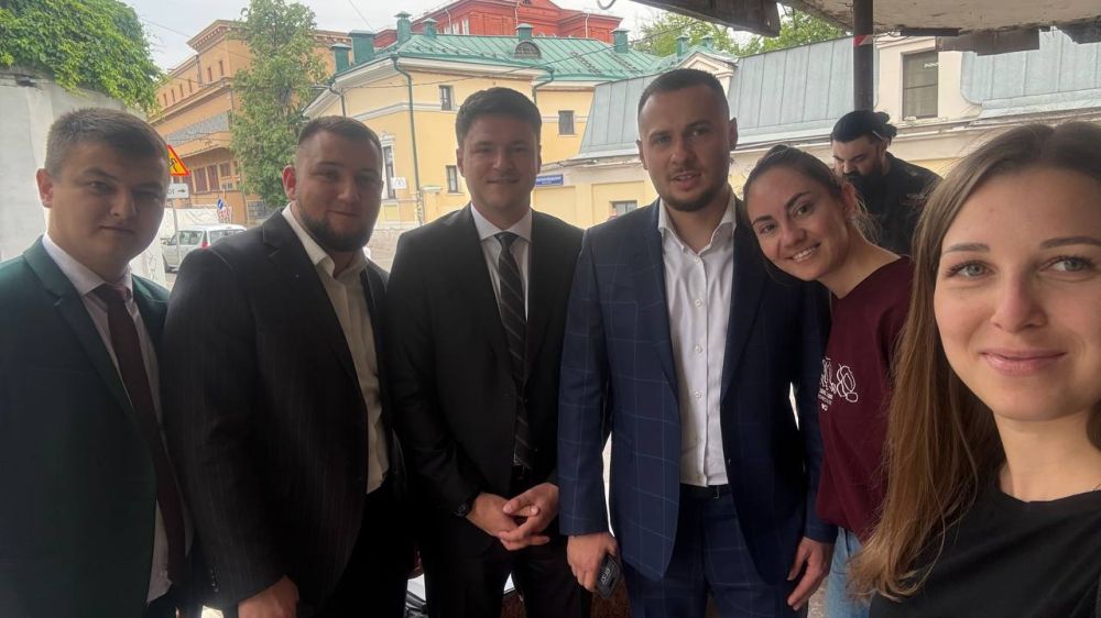 За нашу молодёжь. Сегодня вместе с Председателем Правительства ЛНР Егором Ковальчуком и директором Дома молодёжи Даниилом Степанковым защитили проект во Всероссийском конкурсе «Регион для молодых» На полях защиты также... За нашу молодёжь. Сегодня вместе с Председателем Правительства ЛНР Егором Ковальчуком и директором Дома молодёжи Даниилом Степанковым защитили проект во Всероссийском конкурсе «Регион для молодых» На полях защиты также...