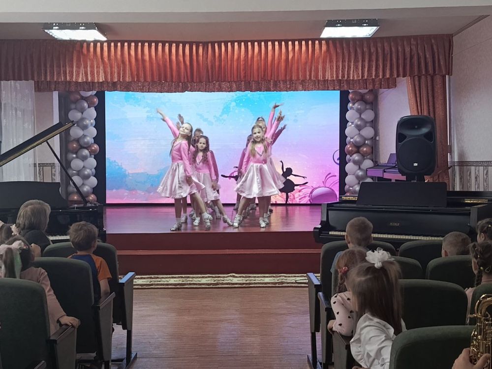 Воспитанники детского сада «Сказка» побывали на экскурсии в Детской школе искусств №5 Воспитанники детского сада «Сказка» побывали на экскурсии в Детской школе искусств №5